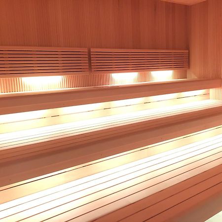 Capsule Inn Osaka - Caters To Men Eksteriør bilde